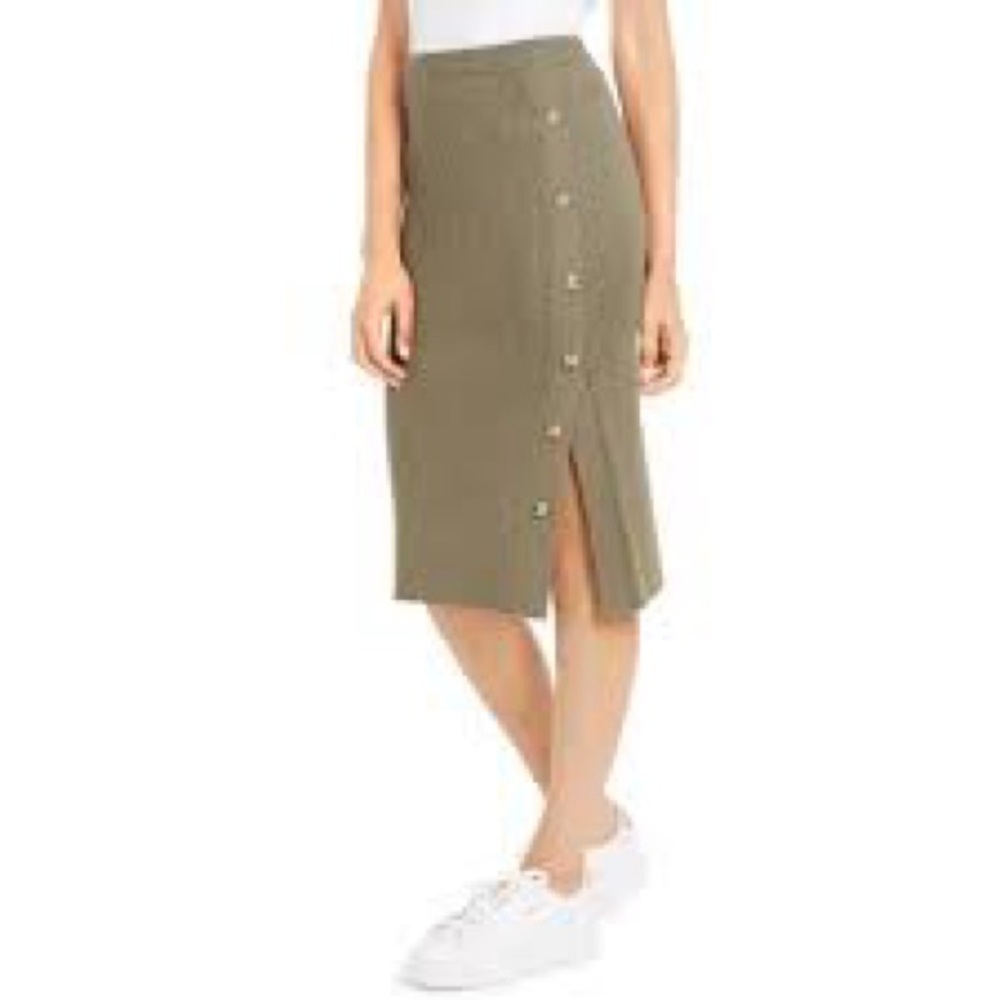 Button-Front Olive Midi ribbed skirt by the brand Hippie Rose.